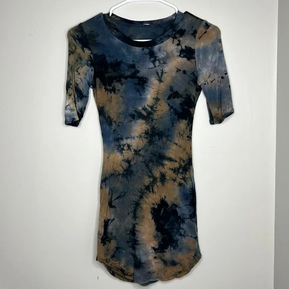 Windsor dress. Size small. Tie-die earthy tones. Soft, T-shirt material. - Picture 1 of 3